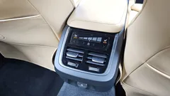 2021 Volvo V60 B5 Pro AWD, белый — фото 18
