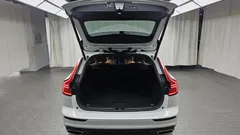 2021 Volvo V60 B5 Pro AWD, белый — фото 20