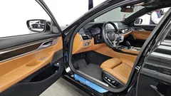 2021 BMW 7-Series 740i Design Pure Excellence, чёрный — фото 10