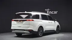 2023 Kia Carnival Diesel 9-Seater Prestige — фото 2