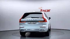2024 Volvo XC60 B5 Ultimate Bright, белый — фото 4