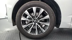 2024 Volvo XC60 B5 Ultimate Bright, белый — фото 5