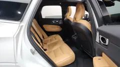 2024 Volvo XC60 B5 Ultimate Bright, белый — фото 11
