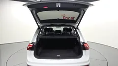 2021 Volkswagen Tiguan 2.0 TDI Prestige, белый — фото 20