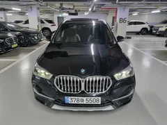 2022 BMW X1 xDrive 20i xLine, чёрный — фото 2