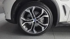 2022 BMW X5 xDrive 45e xLine — фото 5