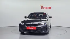 2024 BMW 3-Series 320i M Sport — фото 3