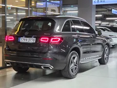 2022 Mercedes-Benz GLC-Class GLC300e 4MATIC — фото 2