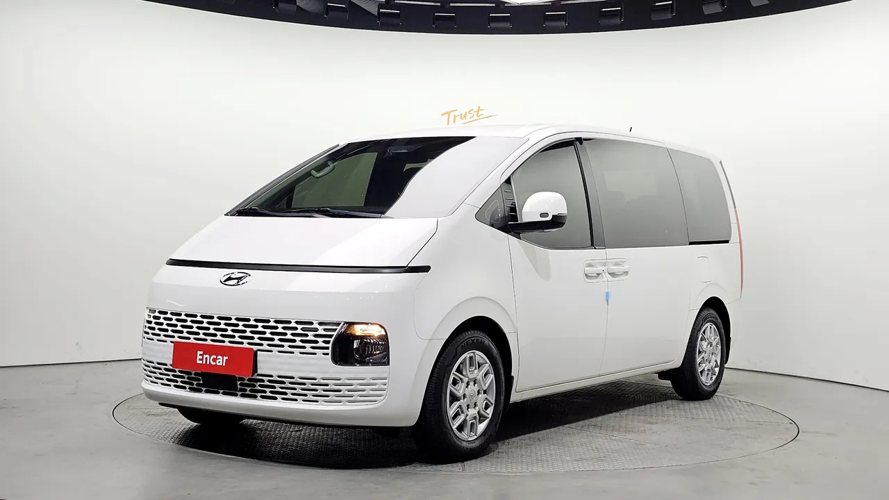 2022 Hyundai Staria Tourer 11-Seater