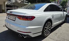 2023 Audi S8 4.0 TFSI Quattro LWB, белый — фото 2