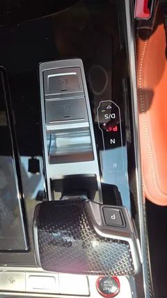 2023 Audi S8 4.0 TFSI Quattro LWB, белый — фото 9