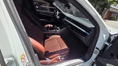 2023 Audi S8 4.0 TFSI Quattro LWB, белый — фото 10