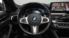 2022 BMW 5-Series 530i M Sport Package — фото 13