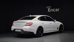 2021 Genesis G70 Gasoline 2.0T 4WD, белый — фото 2