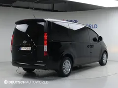 2022 Hyundai Staria Cargo 5-Seater — фото 2