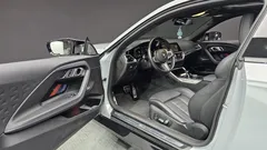 2022 BMW 2-Series M240i xDrive Coupe, светло-серебристый — фото 10