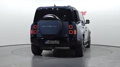 2023 Land Rover Defender 110 D250 SE — фото 4
