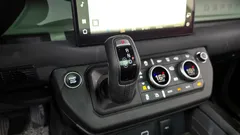 2023 Land Rover Defender 110 D300 75th Edition — фото 9