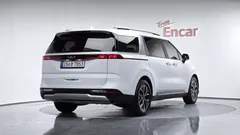 2023 Kia Carnival Diesel 9-Seater Prestige — фото 2