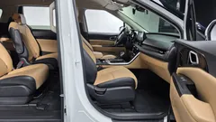 2023 Kia Carnival Diesel 9-Seater Prestige — фото 11
