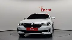 2023 BMW 5-Series 530i xDrive Luxury — фото 3