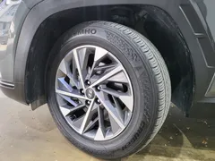 2023 Hyundai Tucson Inspiration 2WD, серый — фото 5