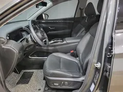 2023 Hyundai Tucson Inspiration 2WD, серый — фото 16