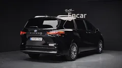 2023 Toyota Sienna 2.5 Hybrid AWD, чёрный — фото 2