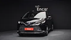 2023 Toyota Sienna 2.5 Hybrid AWD, чёрный — фото 3