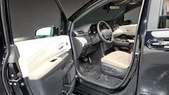 2023 Toyota Sienna 2.5 Hybrid AWD, чёрный — фото 10