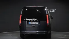 2023 Hyundai Staria Lounge 9-Seater — фото 4