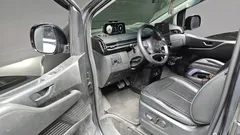 2023 Hyundai Staria Lounge 9-Seater — фото 12