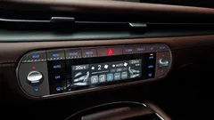 2023 Genesis G90 Gasoline 3.5 Turbo e-S/C AWD LWB — фото 17