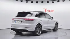 2023 Porsche Cayenne 3.0 E-HYBRID PLATINUM EDITION — фото 2