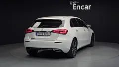 2022 Mercedes-Benz A-Class A220 Hatchback, белый — фото 2