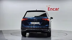 2022 Volkswagen Tiguan 2.0 TDI 4-Motion Premium, синий — фото 4