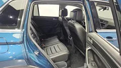 2022 Volkswagen Tiguan 2.0 TDI 4-Motion Premium, синий — фото 12
