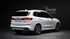 2022 BMW X5 xDrive 40i M Sport — фото 2