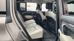 2023 Land Rover Defender 110 D300 HSE — фото 11