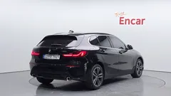 2022 BMW 1-Series 120i Advantage, чёрный — фото 2