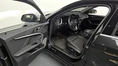 2022 BMW 1-Series 120i Advantage, чёрный — фото 10