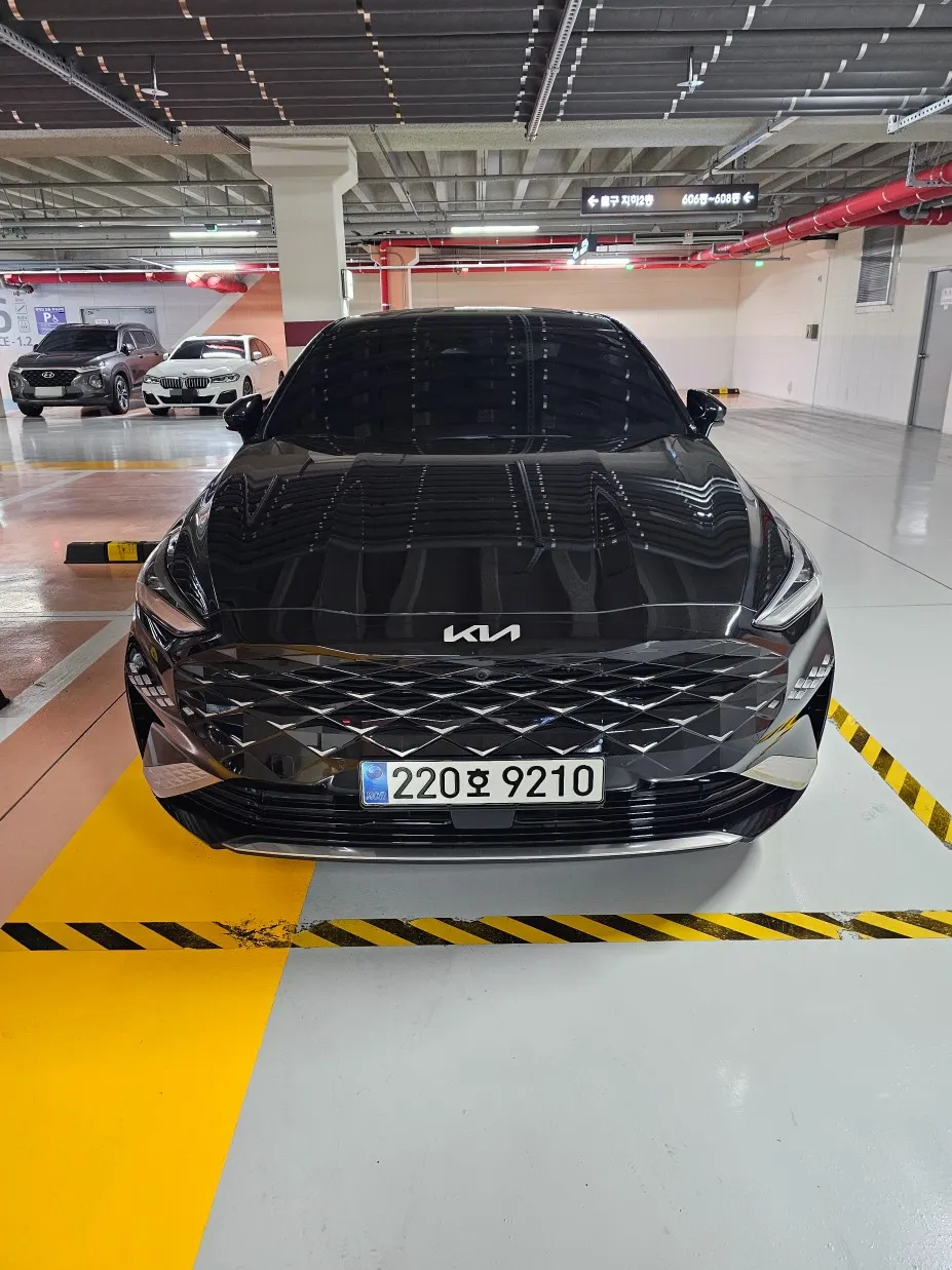 2023 Kia K8 Signature Special