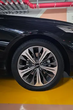 2023 Kia K8 Signature Special — фото 6