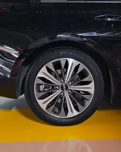 2023 Kia K8 Signature Special — фото 8