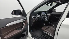 2022 BMW X1 xDrive 20i M Sport — фото 10