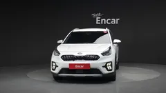 2021 Kia Niro 1.6 HEV, белый — фото 3