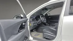 2021 Kia Niro 1.6 HEV, белый — фото 11