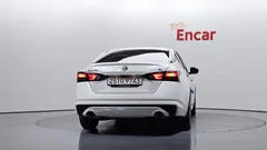 2019 Nissan Altima 2.5 Special Edition — фото 4
