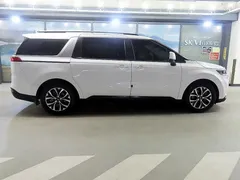 2023 Kia Carnival Diesel 11-Seater Prestige — фото 3