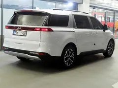 2023 Kia Carnival Diesel 11-Seater Prestige — фото 4